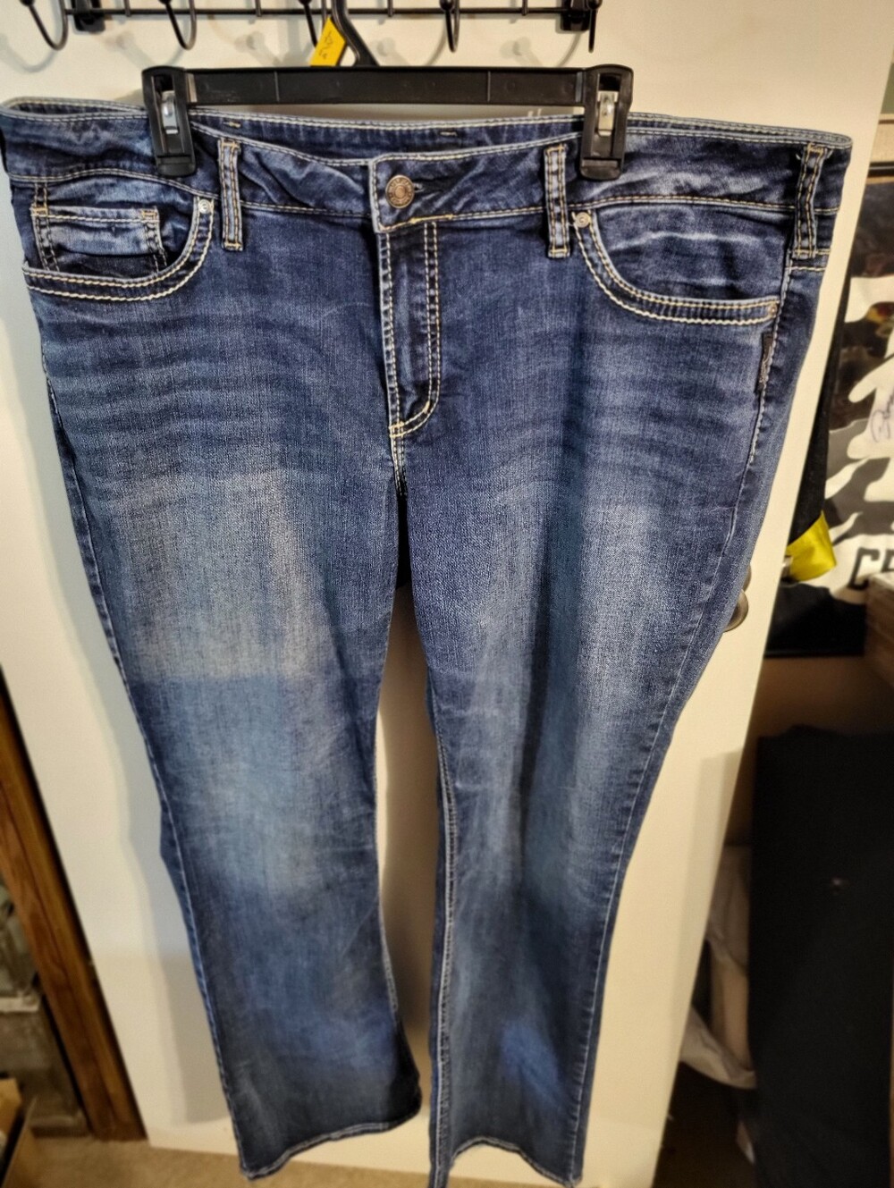 SILVER SUKI DENIM BOOTCUT JEANS SZ 20